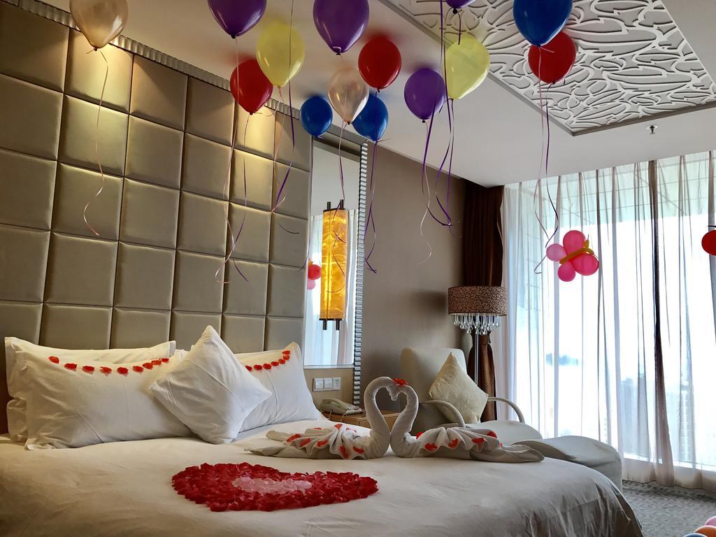 The Center Hotel Weihai Extérieur photo