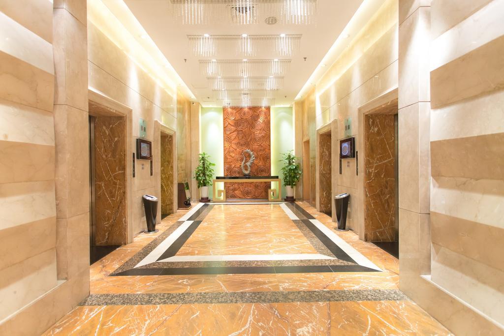 The Center Hotel Weihai Extérieur photo