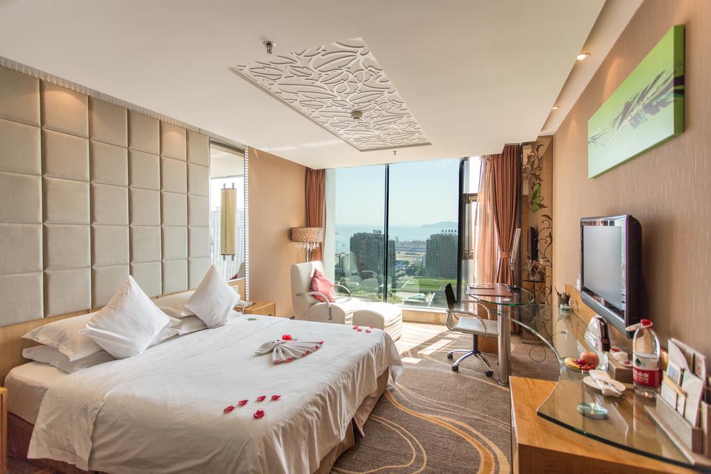 The Center Hotel Weihai Extérieur photo
